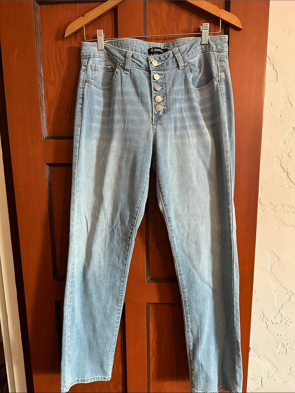 d. jeans Mid-Rise Light Blue Button-Fly Straight Leg Jeans
